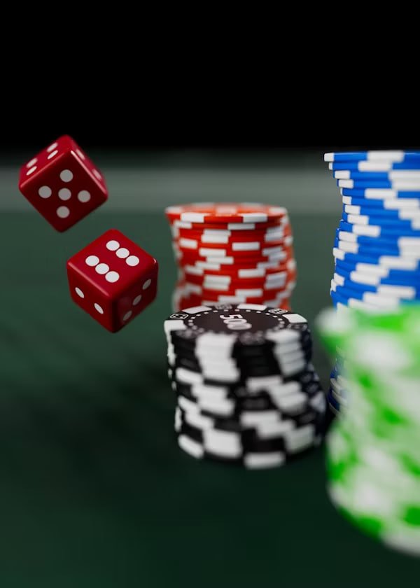 Dealer button and blind positions highlighted on poker table